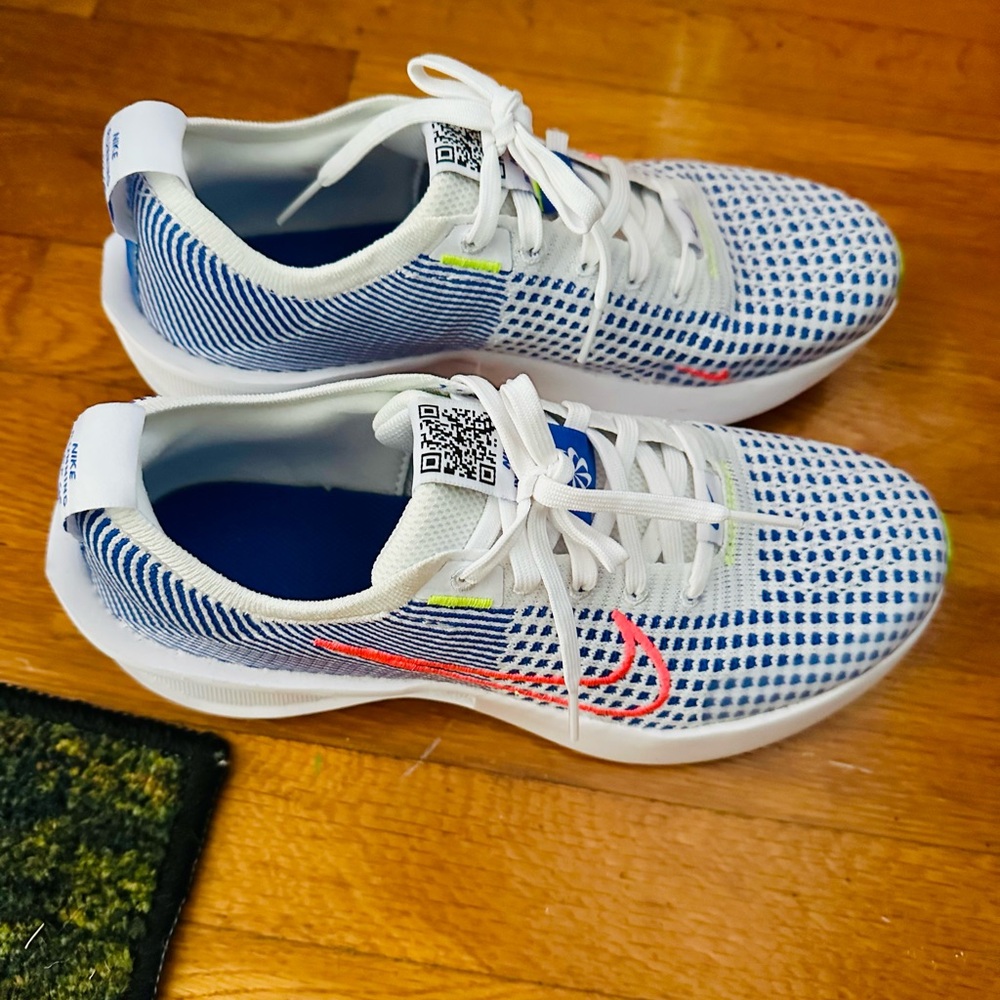 Nike White and Blue Mesh Sneakers with Pink Swoosh - Picture 2 of 4